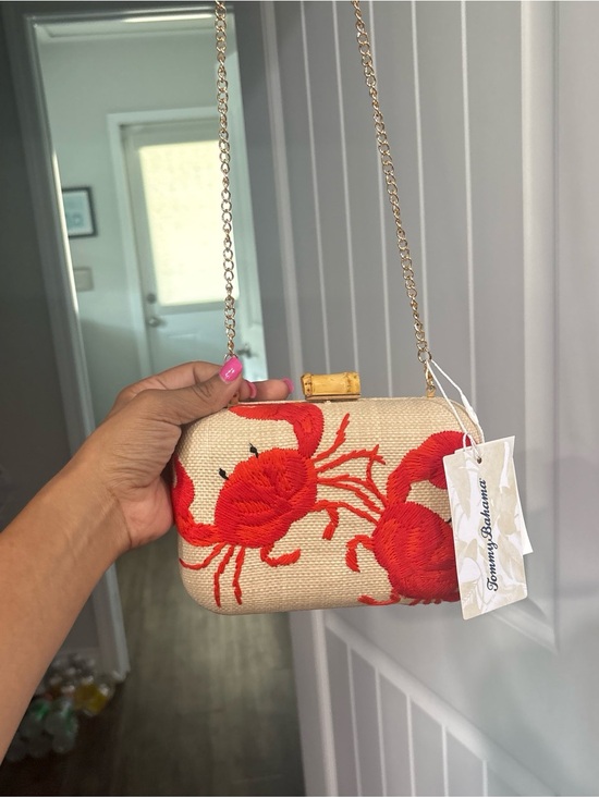 Tommy Bahama Handbags - Tommy Bahama Red Crab Embroidered Straw Crossbody Clutch with Gold Chain